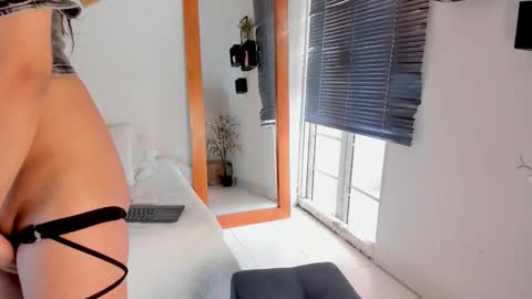 aleexiiaa online show from December 2025 12:12:02 PM