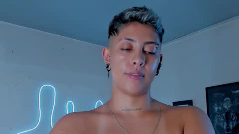 Alejandra online show from December 2025 10:33:01 AM