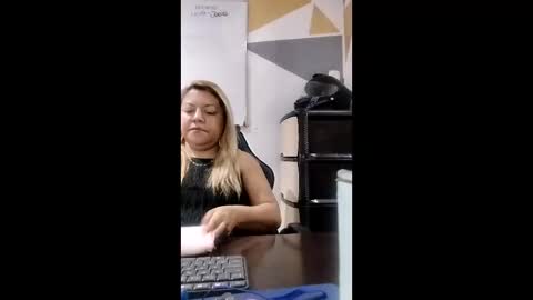 Snapshot of aleja_lollipop chatting on February 2026 02:10:01 PM Aleja online show from February 2026 02:10:01 PM