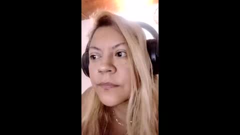 Snapshot of aleja_lollipop chatting on February 2026 02:15:02 AM Aleja online show from February 2026 02:15:02 AM