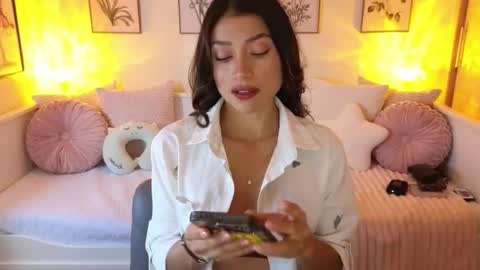 Snapshot of alejandhra chatting on November 2025 12:06:01 PM Alejandhra online show from November 2025 12:06:01 PM