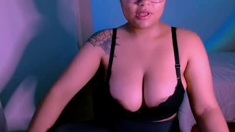 Snapshot of alejandra_conde chatting on May 2026 11:46:01 PM Alejandra online show from May 2026 11:46:01 PM