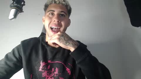 Snapshot of alejandrojf_00 chatting on December 2024 01:29:01 PM Daiki jack online show from December 2024 01:29:01 PM