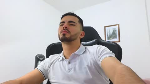 alejandroo_7 online show from January 2025 10:45:01 PM