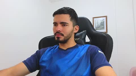 alejandroo_7 online show from January 2025 07:49:01 PM