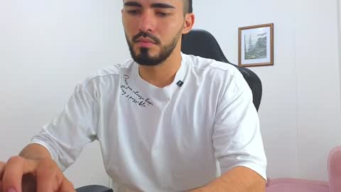 alejandroo_7 online show from January 2025 09:47:02 PM
