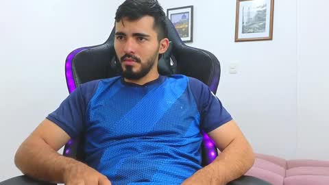 alejandroo_7 online show from February 2025 12:06:01 AM