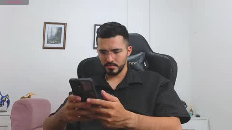 alejandroo_7 online show from September 2025 08:45:02 PM