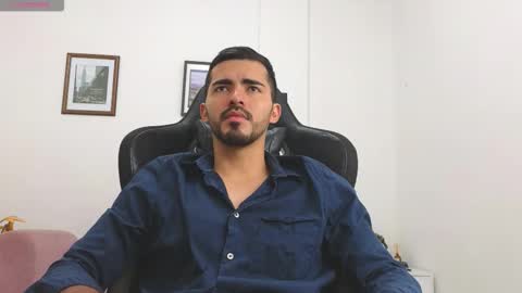 alejandroo_7 online show from October 2025 03:10:02 PM