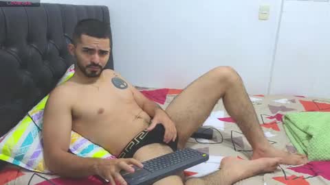 alejandroo_7 online show from July 2026 11:51:01 PM