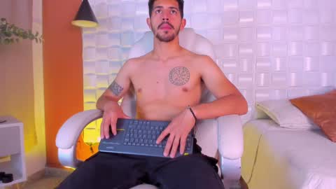 Alejo  online show from March 2025 08:20:02 PM