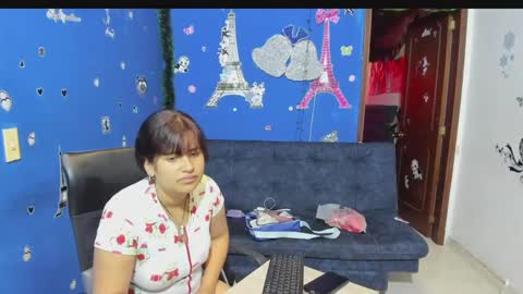 Snapshot of alejita_smithh chatting on February 2025 12:58:02 PM zoe and Kataleya online show from February 2025 12:58:02 PM