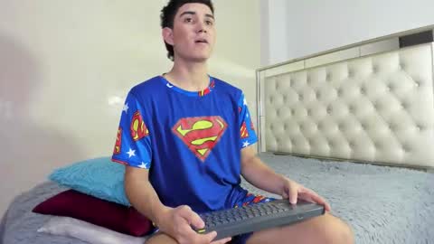 alejo_gray1 online show from November 2025 03:26:02 AM