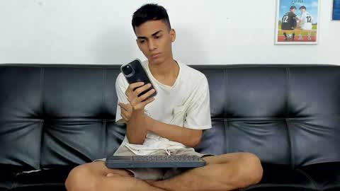 Snapshot of alejo_peverell chatting on January 2025 09:05:02 PM alejo peverell online show from January 2025 09:05:02 PM