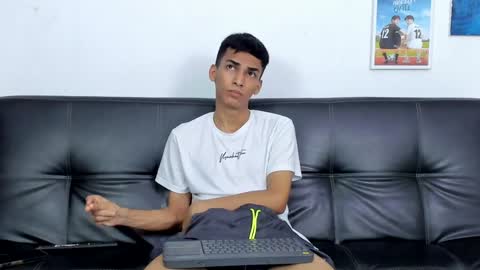 Snapshot of alejo_peverell chatting on January 2025 07:23:01 PM alejo peverell online show from January 2025 07:23:01 PM