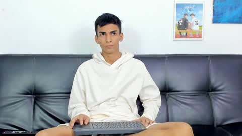 Snapshot of alejo_peverell chatting on January 2025 07:39:02 PM alejo peverell online show from January 2025 07:39:02 PM