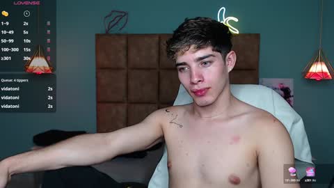 ALejoo Saenz online show from December 2024 09:01:01 PM