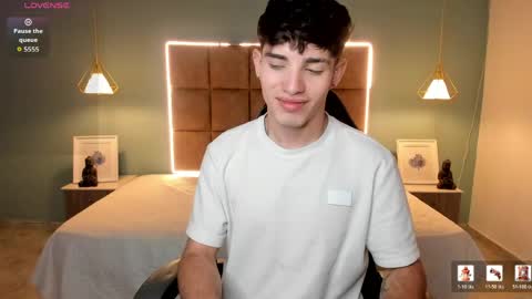 ALejoo Saenz online show from April 2026 05:55:02 AM