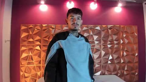 aleking13 online show from October 2025 12:37:02 PM