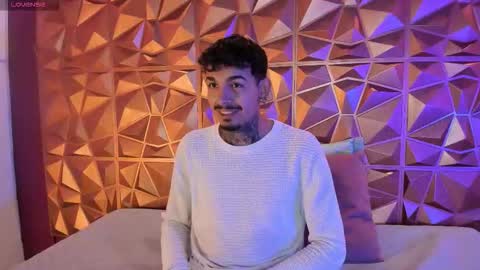 aleking13 online show from October 2025 12:08:02 PM