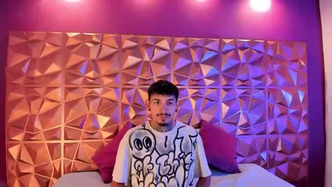 aleking13 online show from October 2025 12:06:01 PM