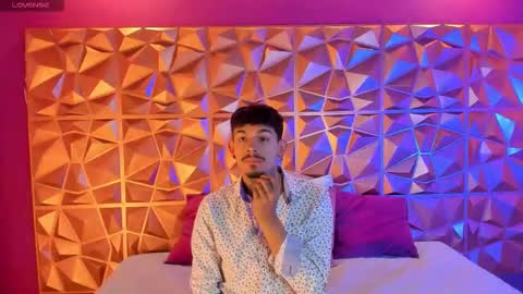 aleking13 online show from October 2025 12:06:02 PM