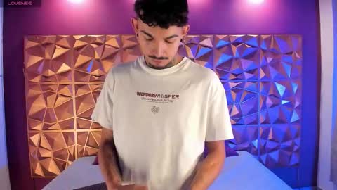 aleking13 online show from October 2025 12:22:02 PM