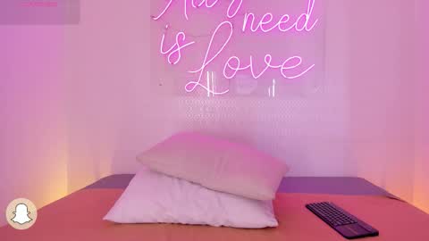 Aleksandra  online show from November 2025 12:38:02 PM