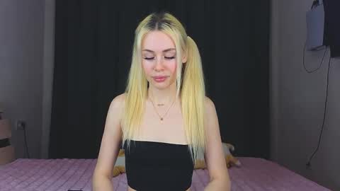 Alena online show from April 2026 11:21:02 PM