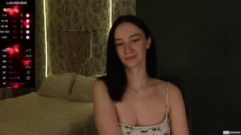 Snapshot of alena_navi chatting on February 2025 09:59:01 PM Alena online show from February 2025 09:59:01 PM