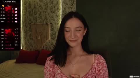 Snapshot of alena_navi chatting on February 2025 06:31:01 PM Alena online show from February 2025 06:31:01 PM