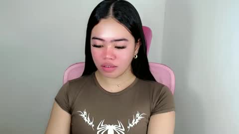 Snapshot of alesha_vibe_me chatting on May 2026 01:33:02 AM alesha_vibe_me online show from May 2026 01:33:02 AM