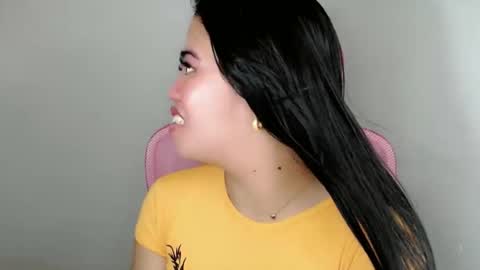 Snapshot of alesha_vibe_me chatting on May 2026 01:56:01 AM alesha_vibe_me online show from May 2026 01:56:01 AM