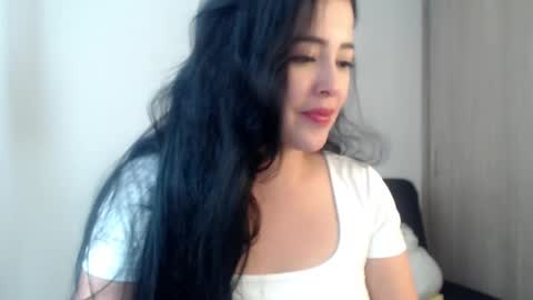 Aleska online show from November 2025 03:10:02 PM