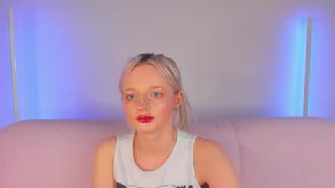 Snapshot of alessakiss chatting on June 2026 02:45:02 AM alessakiss online show from June 2026 02:45:02 AM