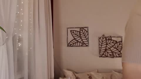 Snapshot of alessandra_foxy chatting on December 2024 06:16:01 PM Sandra online show from December 2024 06:16:01 PM