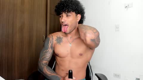 Alessandro Vanni online show from January 2025 11:32:01 PM