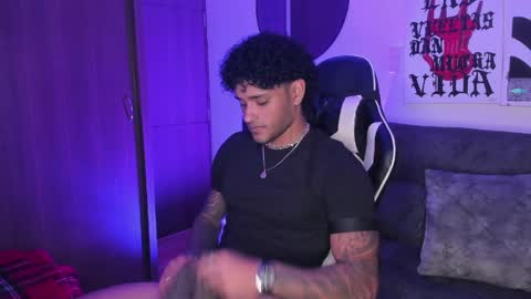 Snapshot of alessandro_vanni chatting on April 2026 02:25:01 AM Alessandro Vanni online show from April 2026 02:25:01 AM