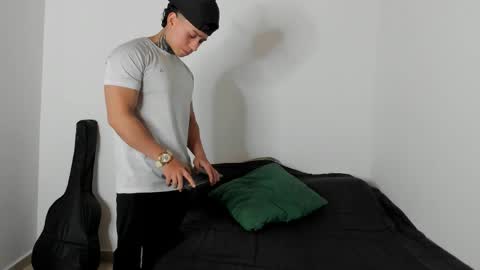 Alessandro online show from April 2026 12:44:02 AM