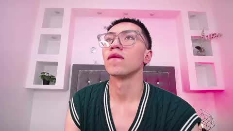 Alessandro  online show from November 2025 04:00:01 AM