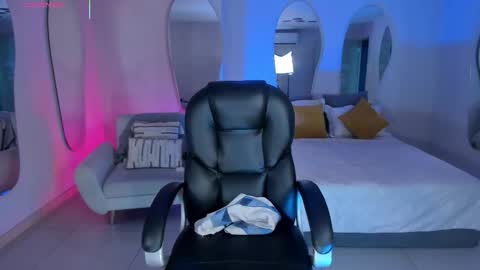 ALESSA ROMERO  online show from December 2025 07:44:01 PM