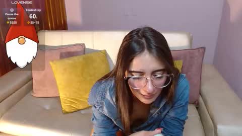 Alessia online show from December 2025 03:29:01 PM