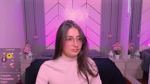 Snapshot of alessia_moore chatting on July 2026 03:03:02 PM Alessia online show from July 2026 03:03:02 PM