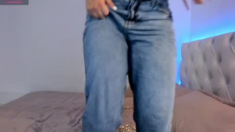 Snapshot of alessiabaum18 chatting on January 2025 02:01:01 AM CATA online show from January 2025 02:01:01 AM