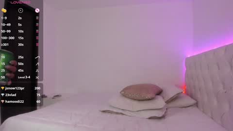 Snapshot of alessiabaum18 chatting on February 2025 06:45:02 AM CATA online show from February 2025 06:45:02 AM