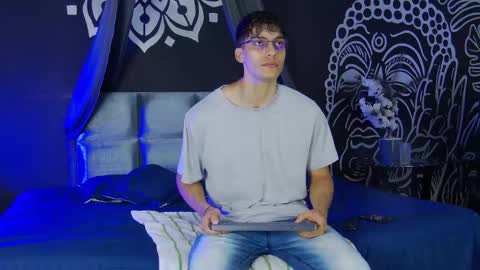 Alessio online show from December 2025 12:11:02 PM