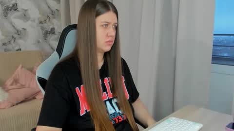 Aletta Oushen online show from October 2025 11:53:02 AM