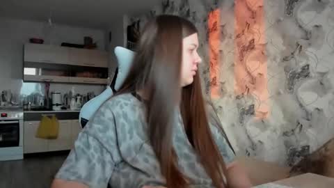 Aletta Oushen online show from November 2025 09:53:01 AM