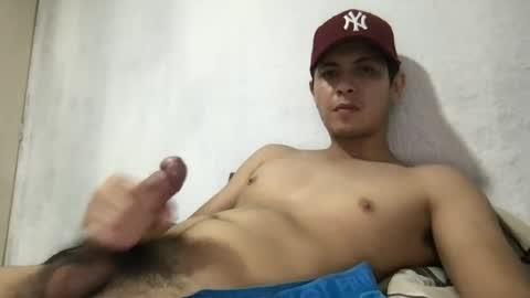 Snapshot of alex20mndz chatting on June 2026 01:21:01 AM alex20mndz online show from June 2026 01:21:01 AM