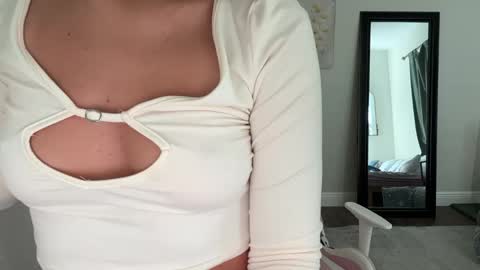 alex  online show from November 2025 03:56:01 PM